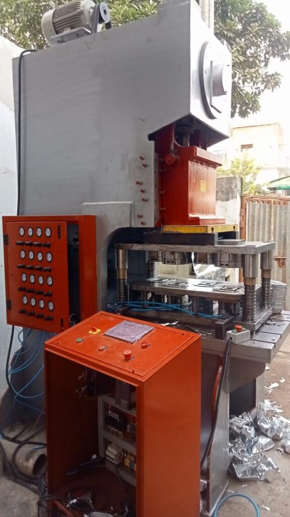 Foley Container Machine Four Cavity Aluminum Foil Container Making Machine - LVR